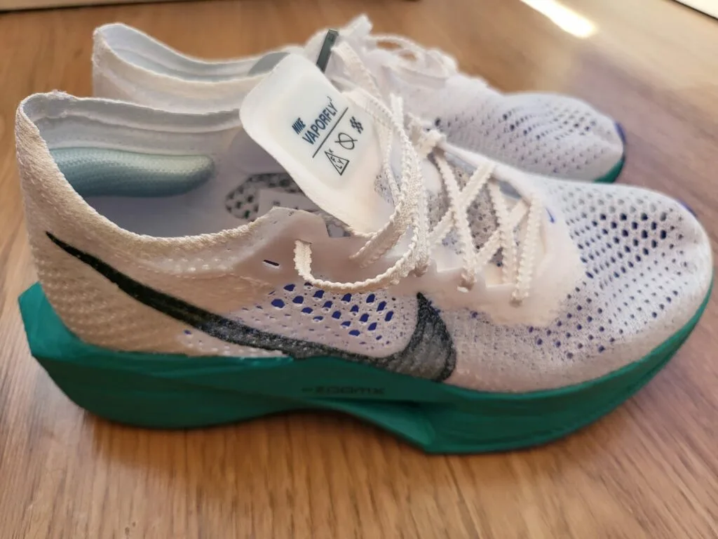 La Guía Definitiva de Bambas con Placa de Carbono: ¿Cuál Elegir para Potenciar tu Running? 1 Bambas con placa de carbono