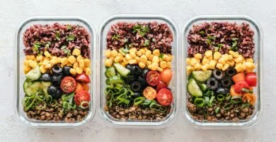 ¡Empieza a Correr a los 40 y Transforma tu Vida! 4 flat lay photography of three tray of foods